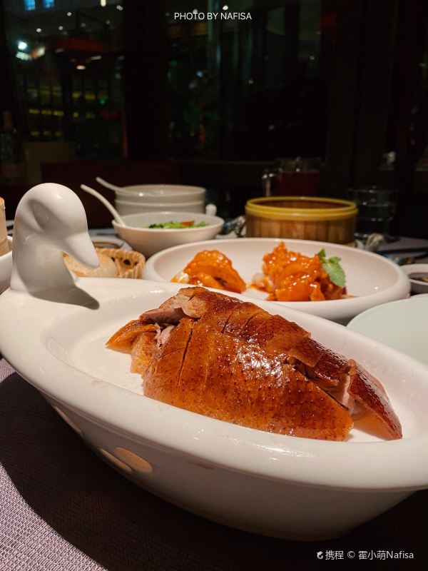 雷军的穿搭玄学：简约之美与低调华侈的完满连结及230㎡中古风之家：低调华侈中的艺术与生计美学 ，本年冬天最大度的4种神色大衣和善又体面