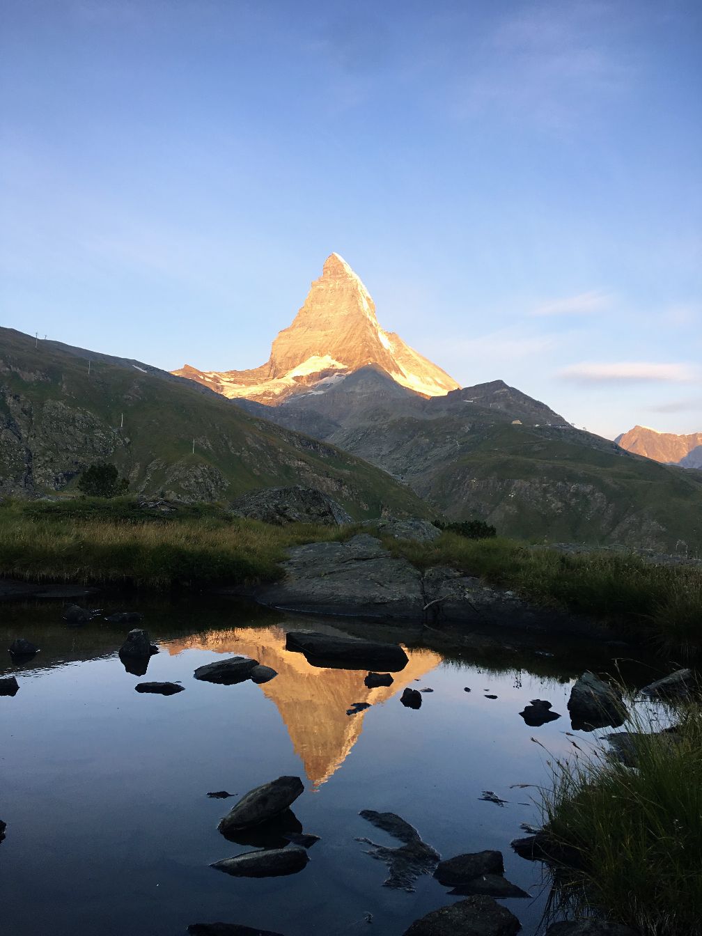 记录一篇自己觉得最刺激的旅程￼  大概坐了十几个小时的飞机落地到酒店之后休息了两三个小时就决定订票坐