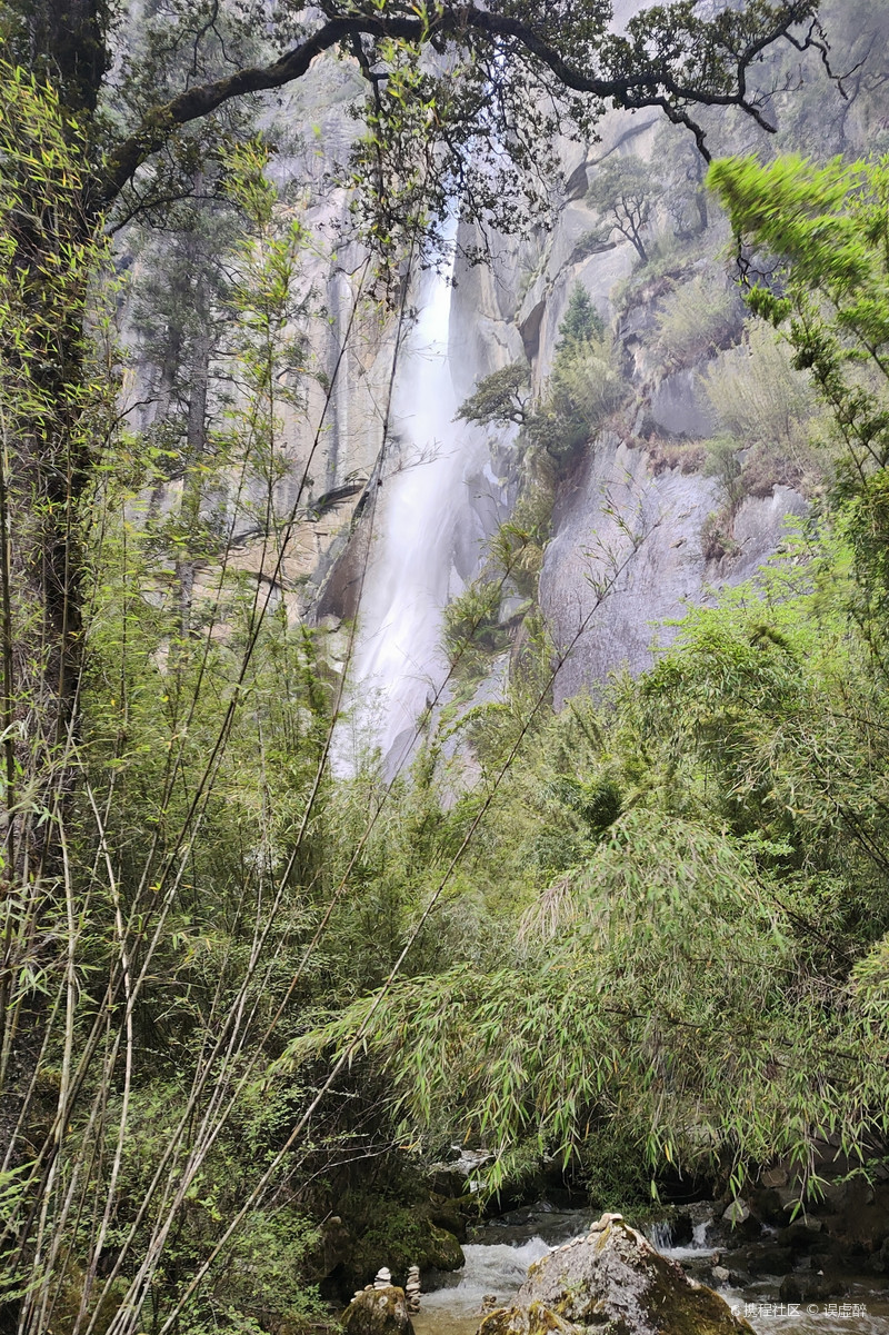 卡定沟天佛瀑布