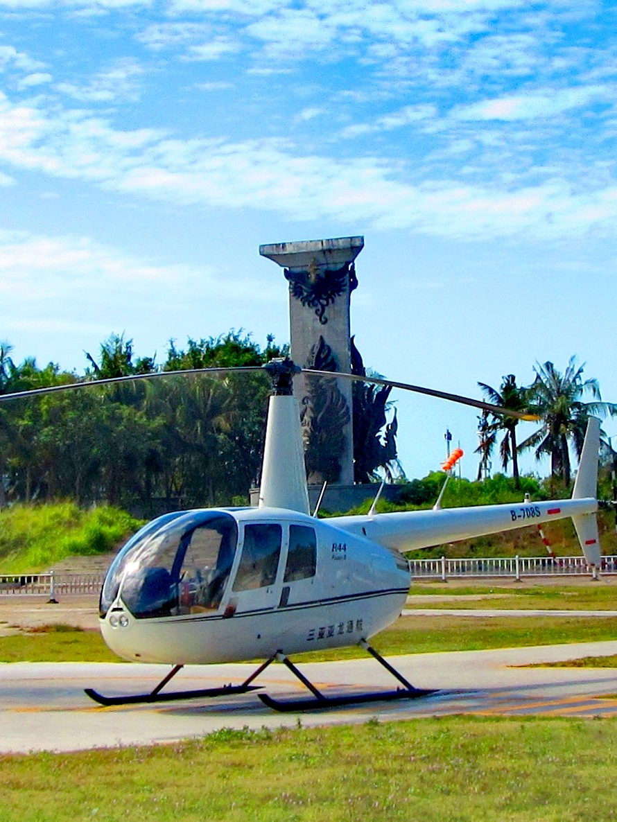 超值超赞，凤凰岛直升机1公里飞行航拍