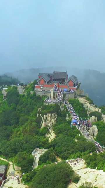 泰山之巅玉皇顶