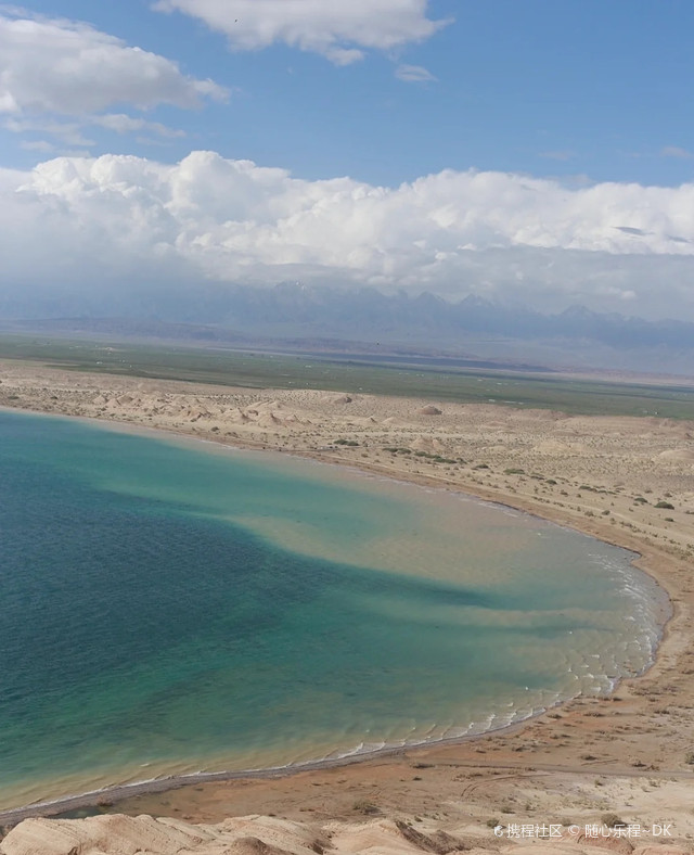 青海以西德令哈附近有一片小众湖泊「托素湖 」,和克鲁克湖一淡一咸水