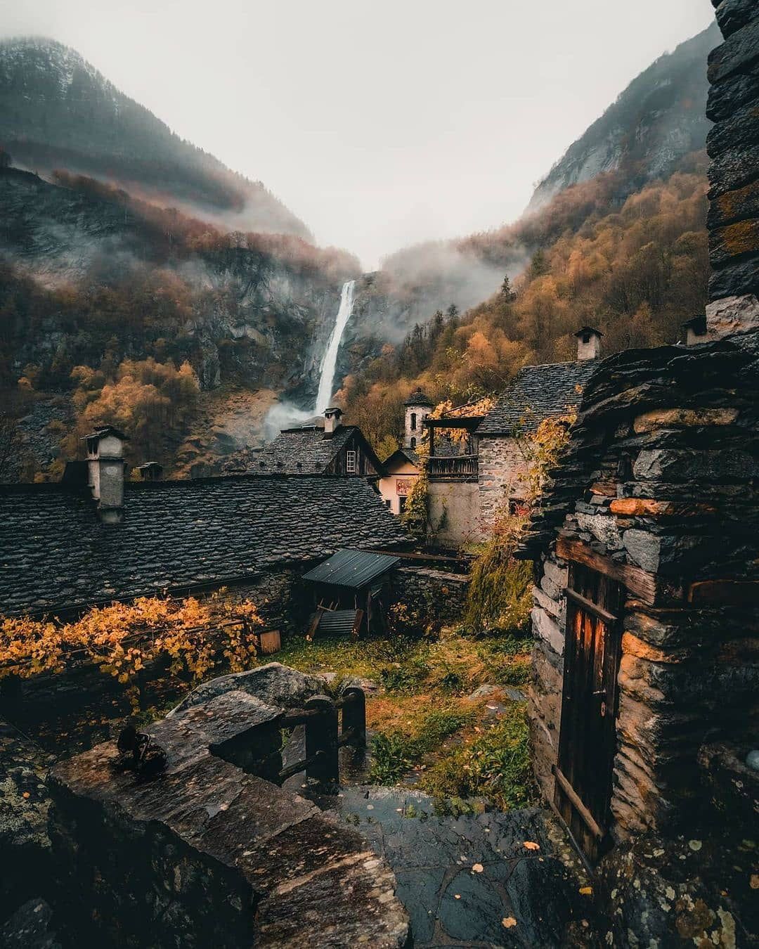 瑞士最原始的童话小镇，想在这里虚度光阴 Calnègia大峡谷入口处位于Foroglio的上方，Ba