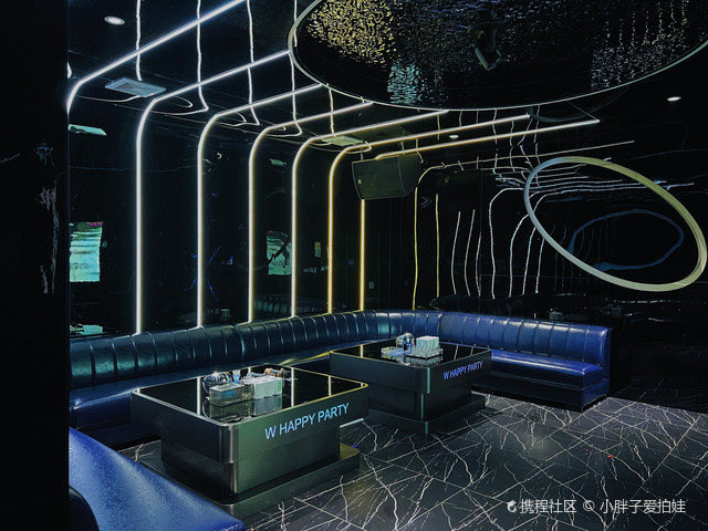 廉江藏着一间氛围感超棒的酒吧