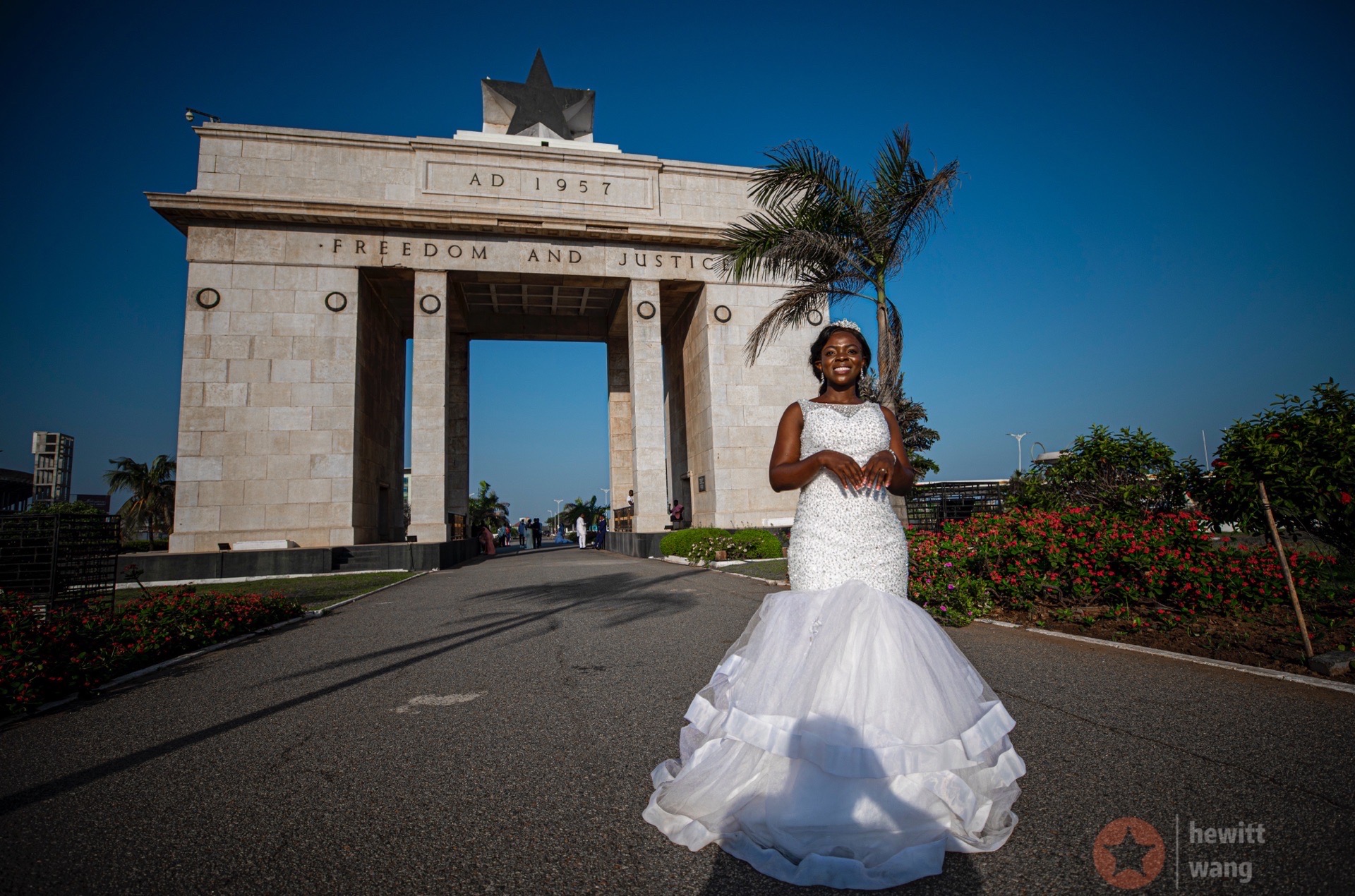 七夕，在加纳黑星广场偶遇黑新娘