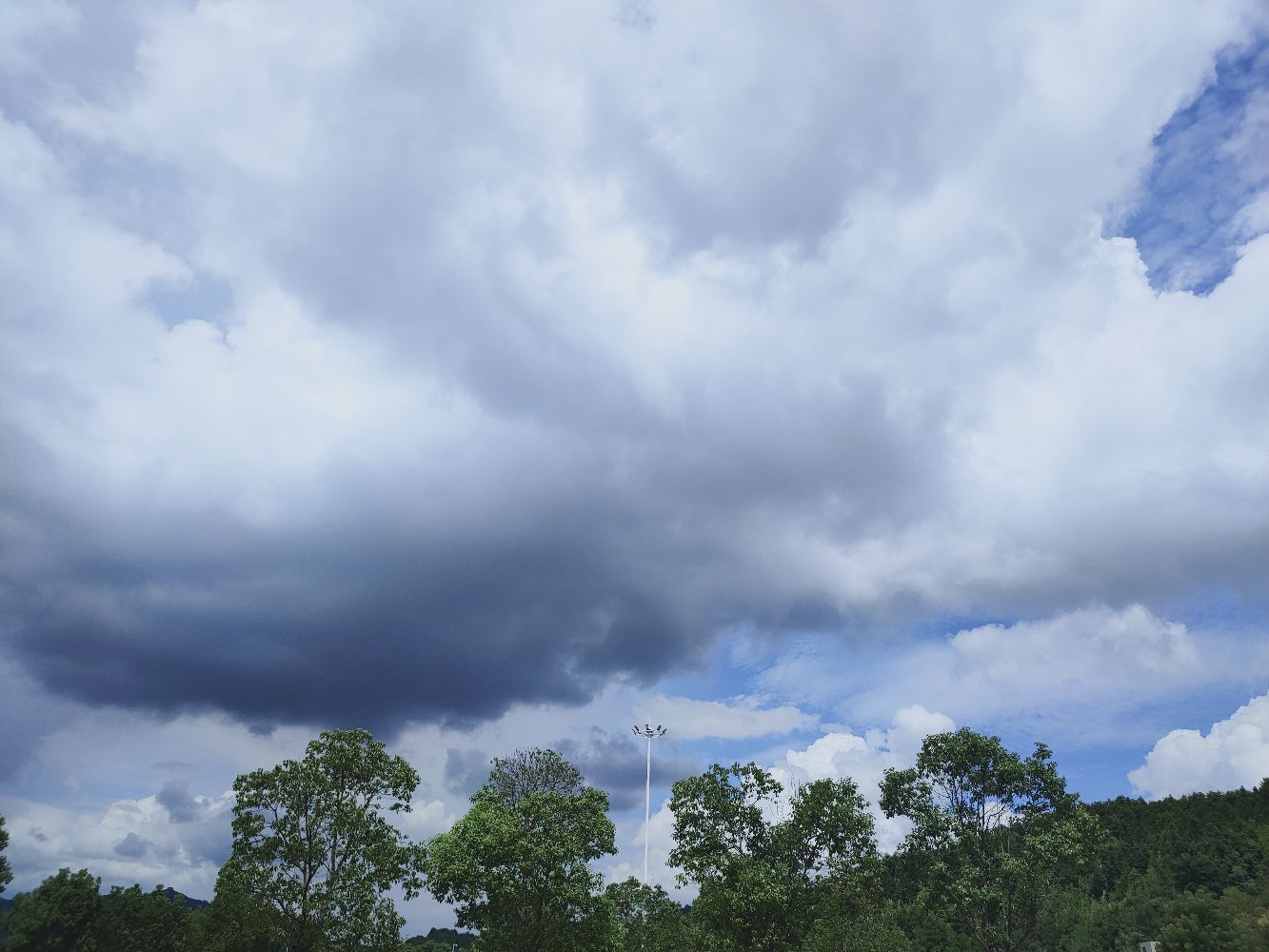 夏日雷雨云