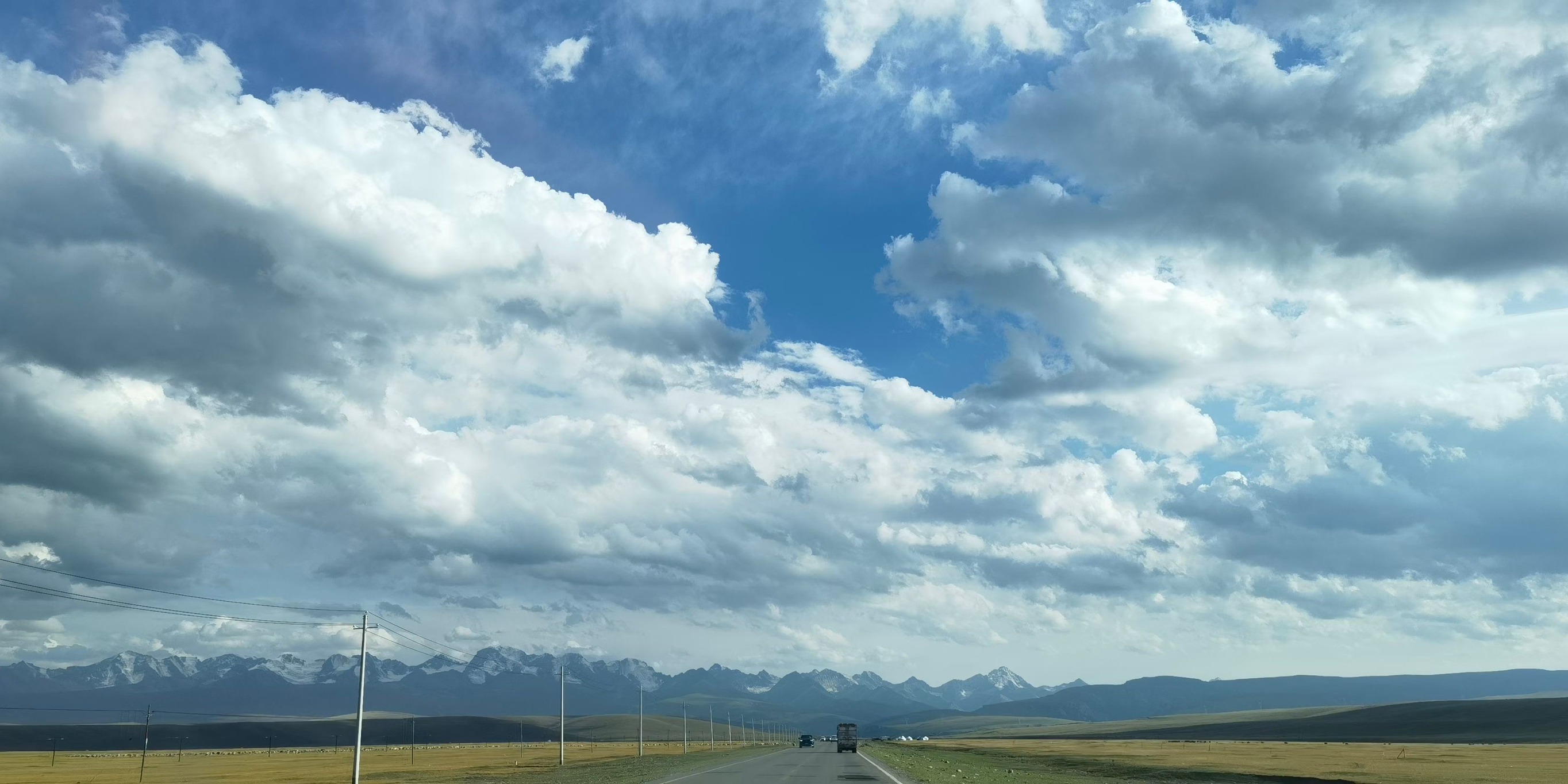 自驾新疆丨世界最大流动沙漠上的特殊公路