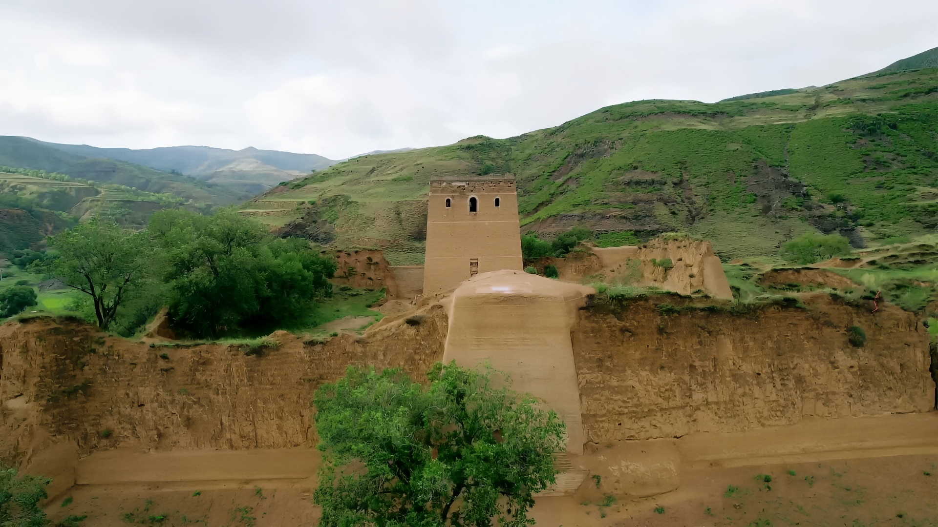 边塞明珠——摩天岭