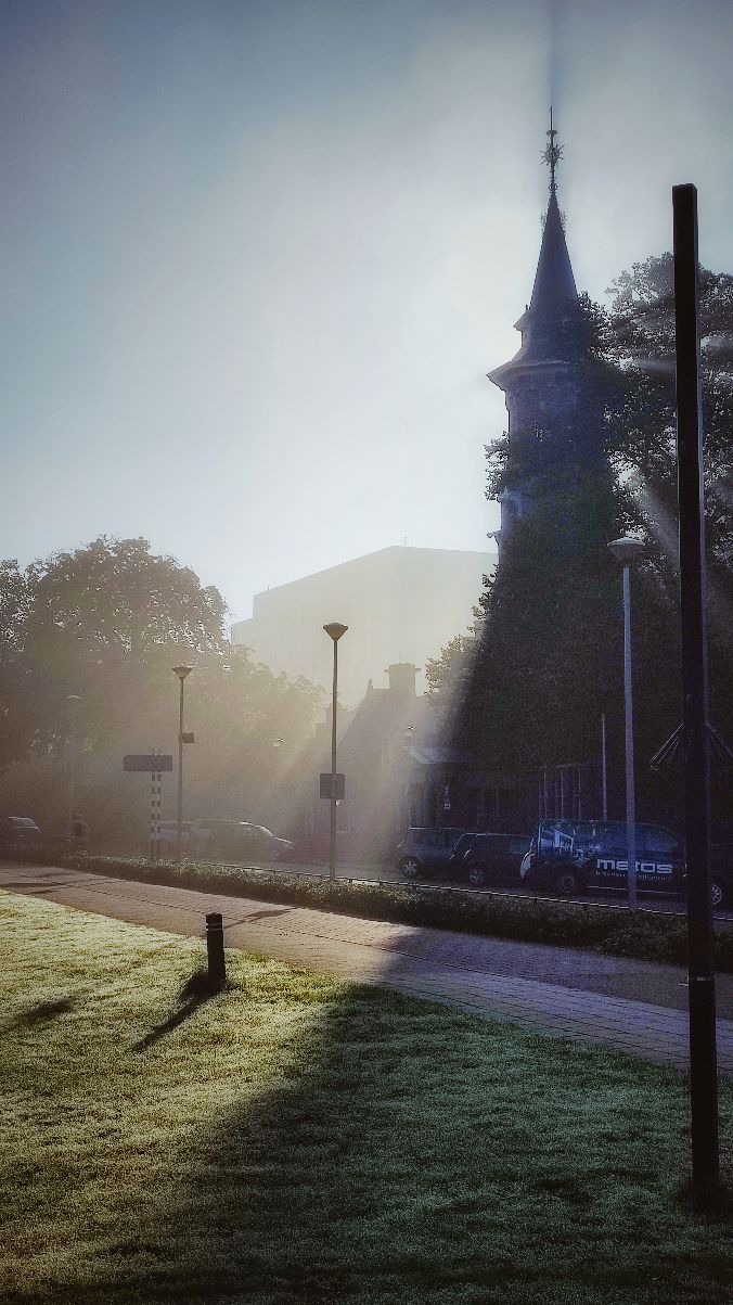 【荷兰·奈梅亨】寒露过后小镇上的晨雾