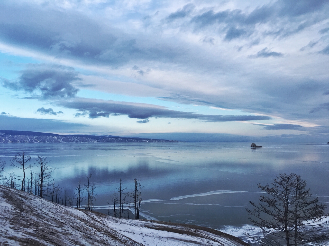 你见过贝加尔湖冬天的蓝冰嘛