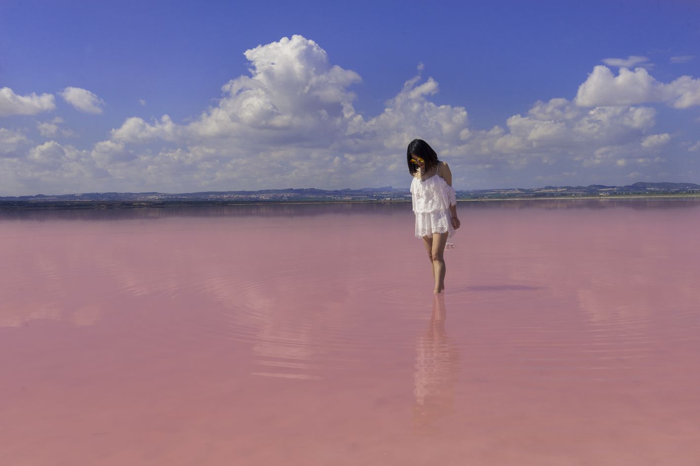 西班牙粉色盐湖，让你重回青涩的少女岁月