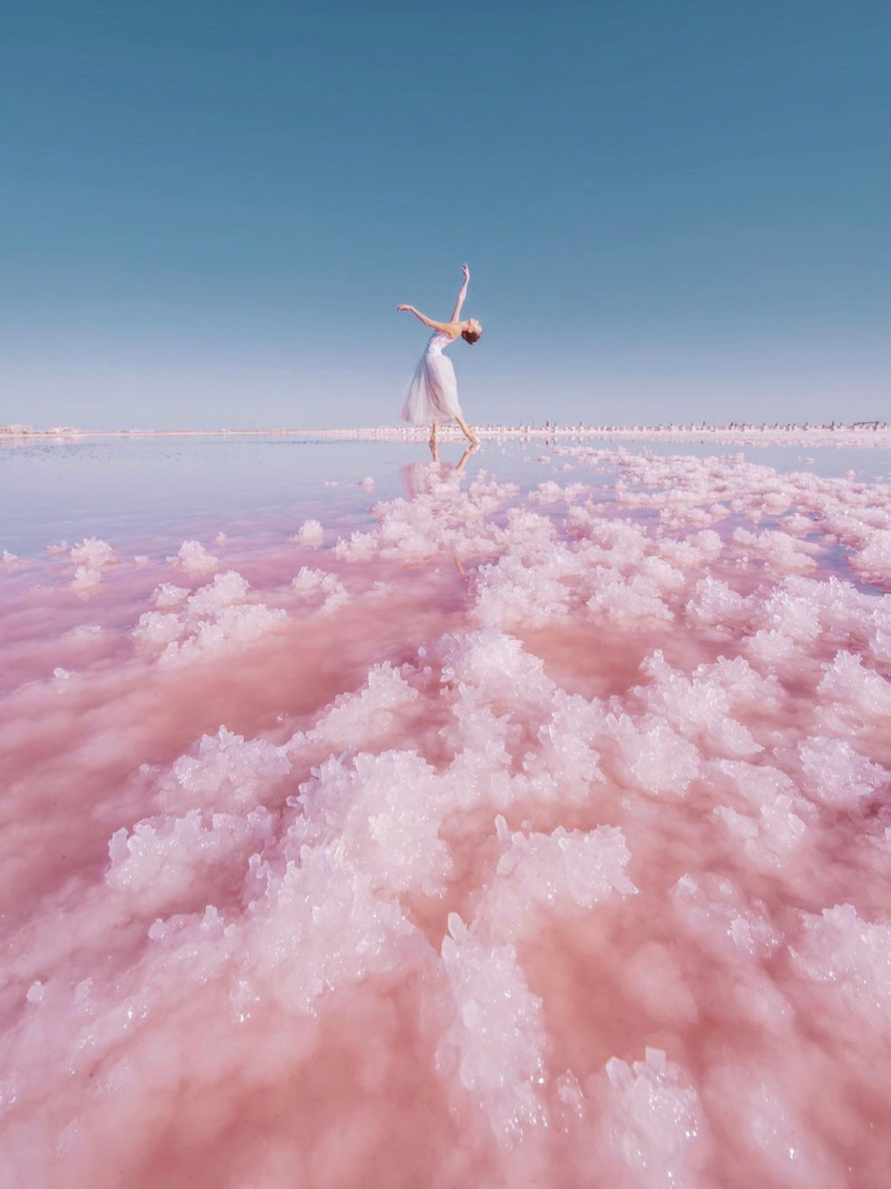 克里米亚粉色盐湖🌊最接近日落的地方🌄