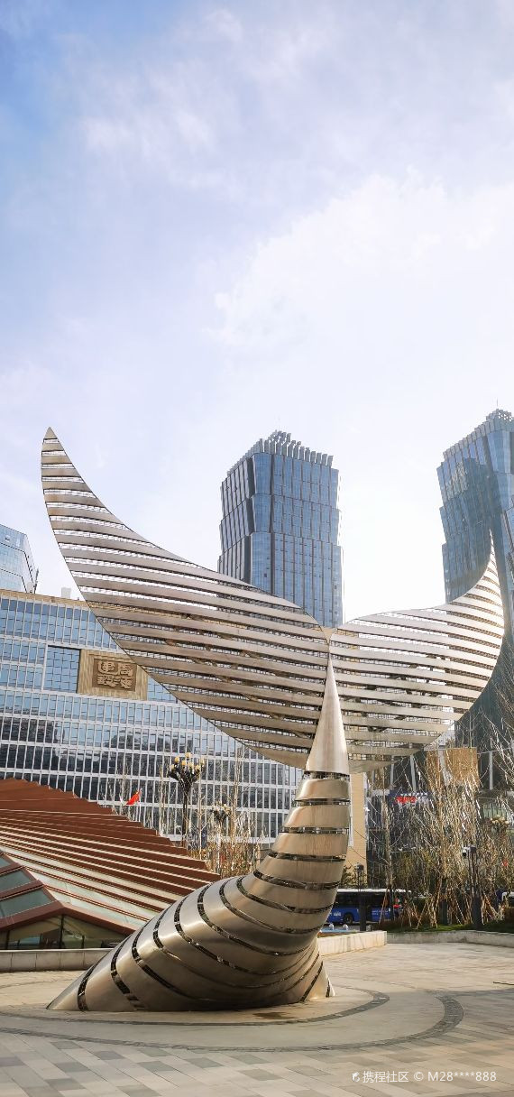 西宁海湖新区的的王府井大象城