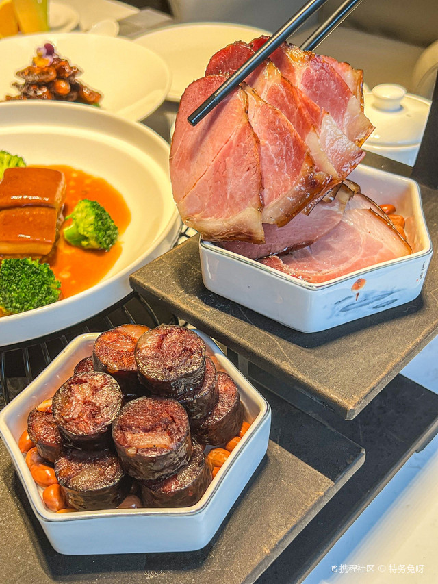 探店|邛海宾馆_没吃过这腊肉香肠饭?那你可太遗憾了