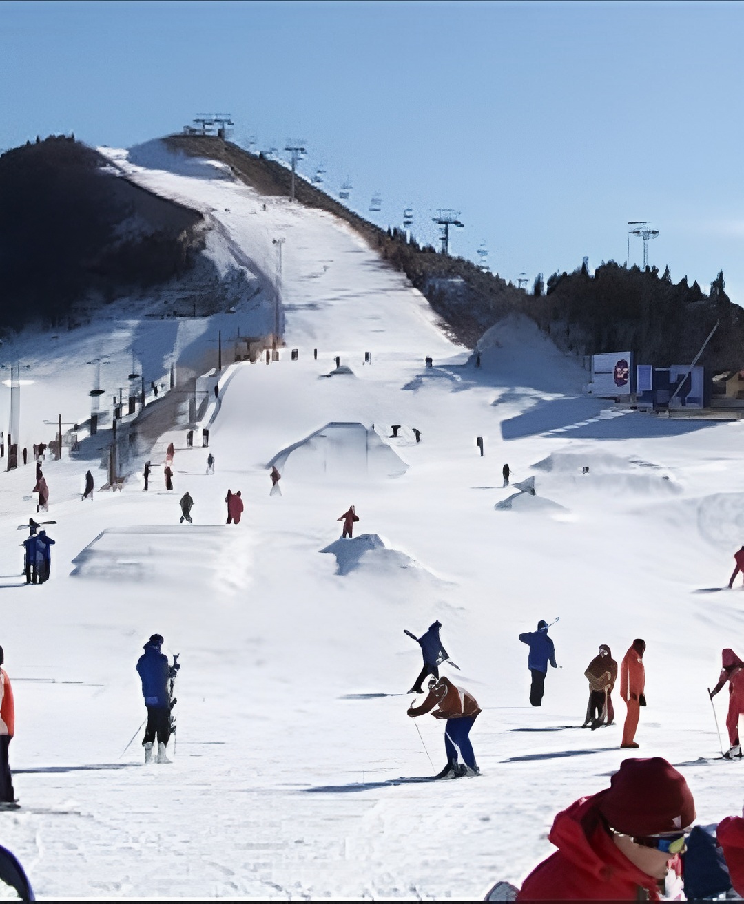 滑雪就到莲花山