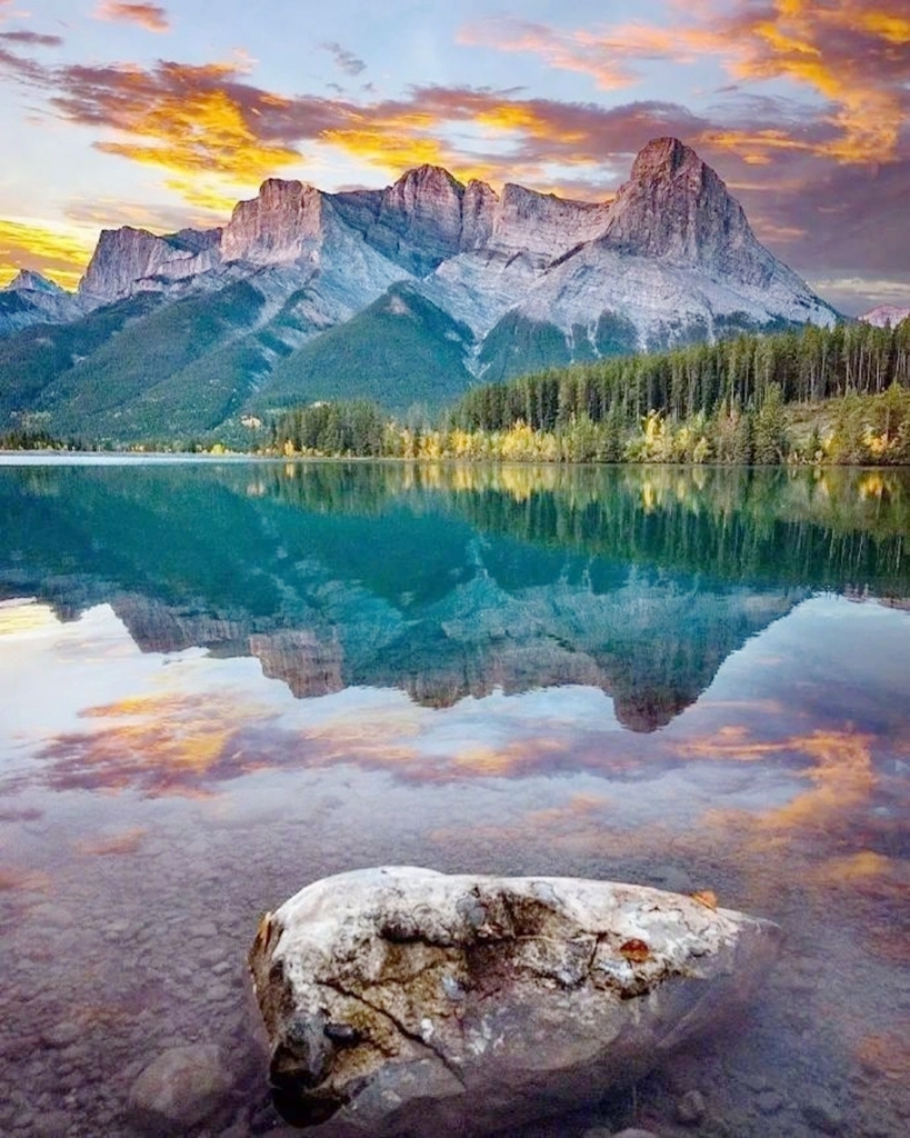 加拿大落基山脉的壮美湖山真的很治愈