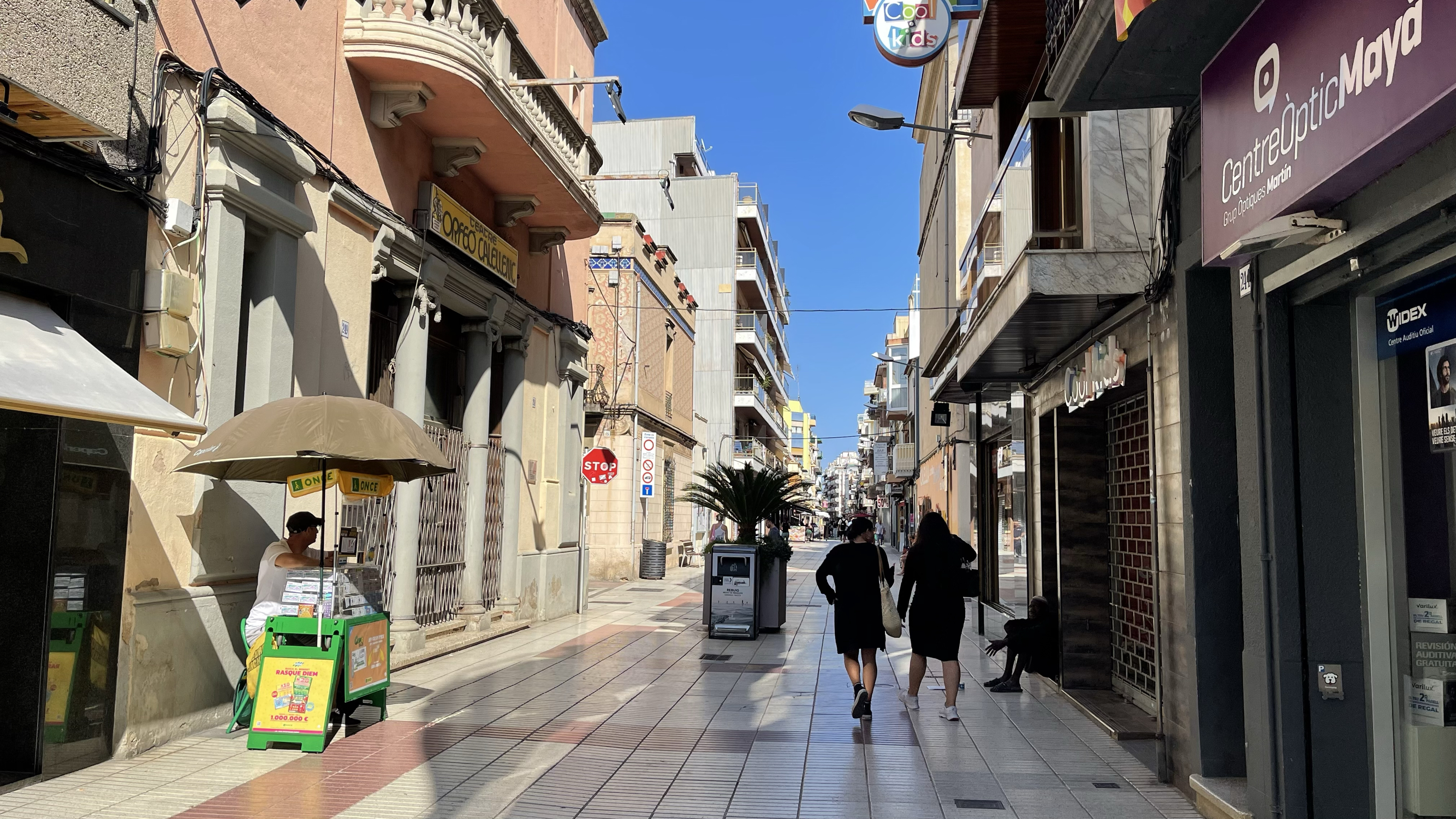 漫步加泰罗尼亚大区的Girona赫罗纳沿地中海