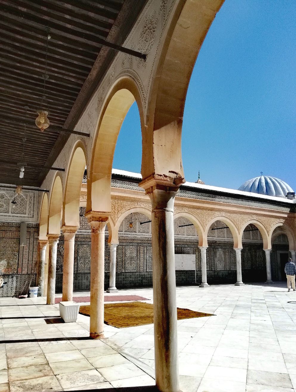 独特的胡须陵清真寺