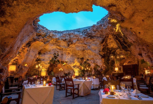Ali Barbours Cave Restaurant