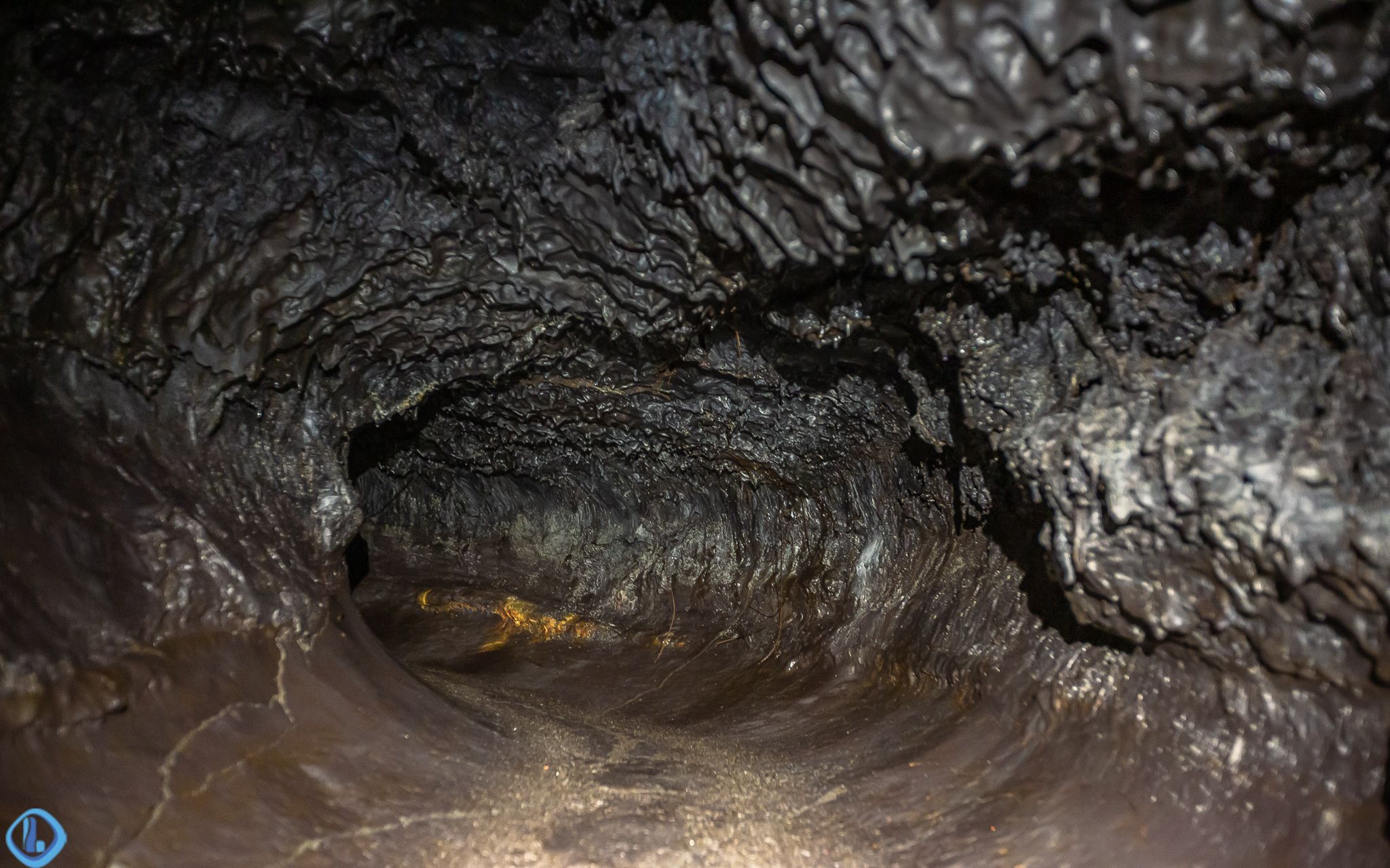 留尼旺火山熔岩隧道
