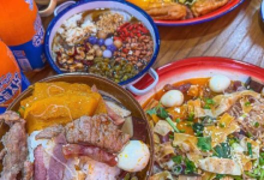 勒泰中心商场购物图片