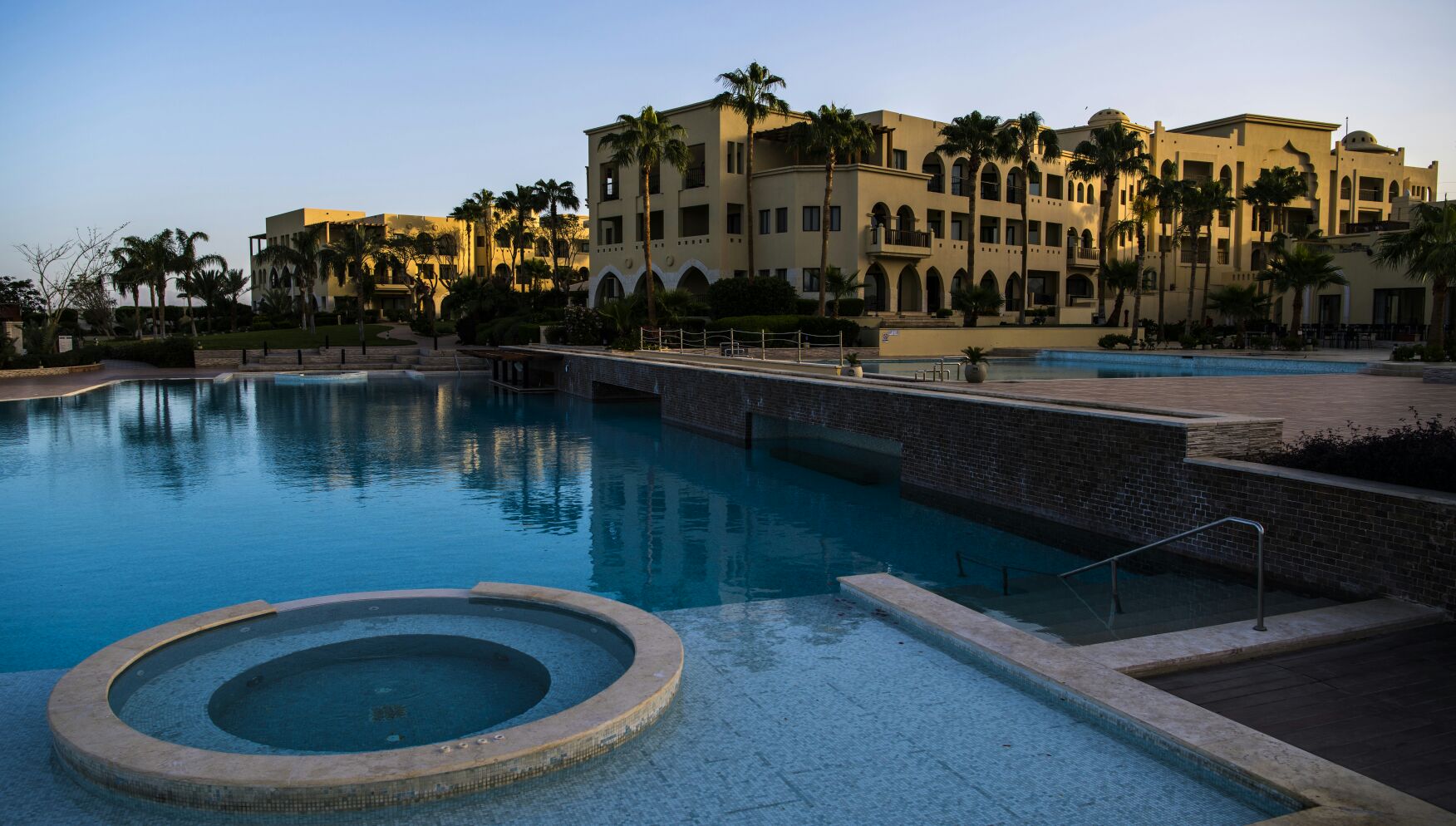 约旦亚喀巴红海滨的酒店