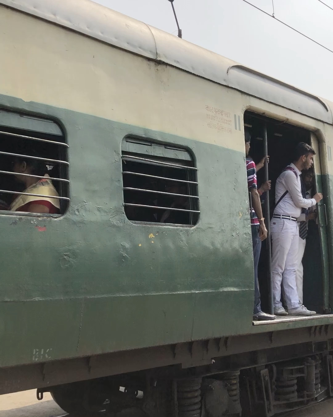 满载的印度🇮🇳火车🚞