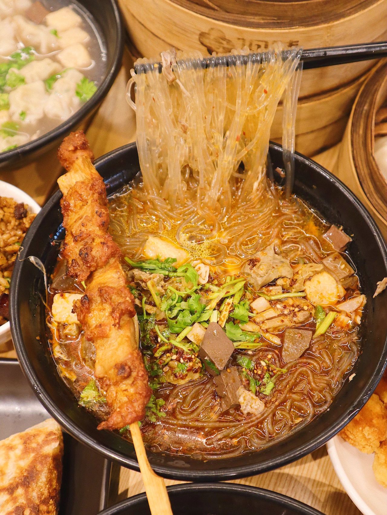 来南京必须吃的鸭血粉丝汤‼️人均20饱腹