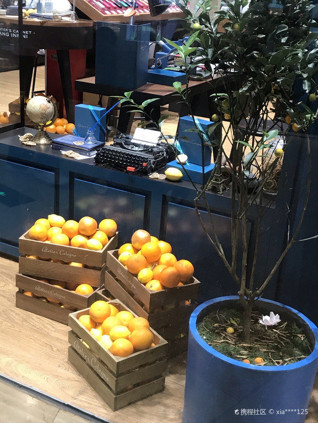 石牌桥地铁站上盖的太古汇