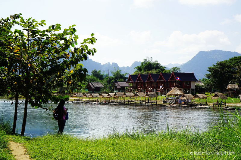 老挝万荣——矛盾中绽放出了独特魅力
