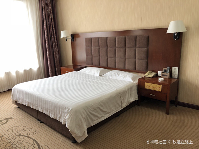 99详细地址:向海大酒店位于吉林省白城市通榆县风电大路1505号