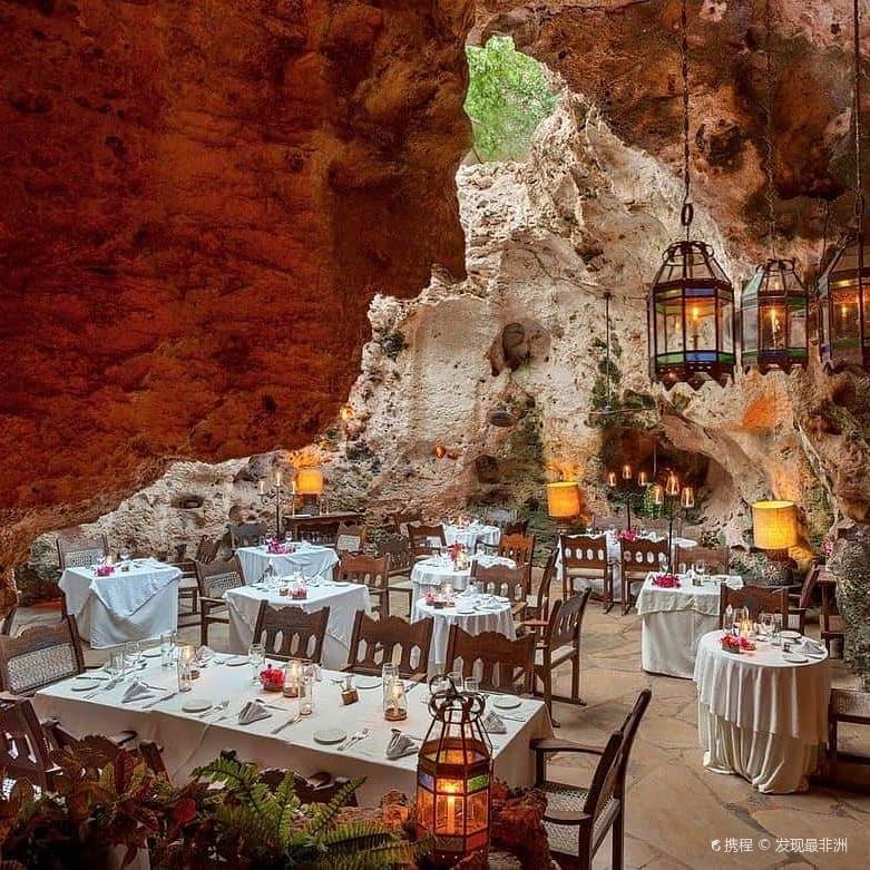 山海里的浪漫-肯尼亚网红洞穴餐厅