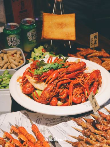 食季·人生一串(东站龙虾烧烤抗把子店)