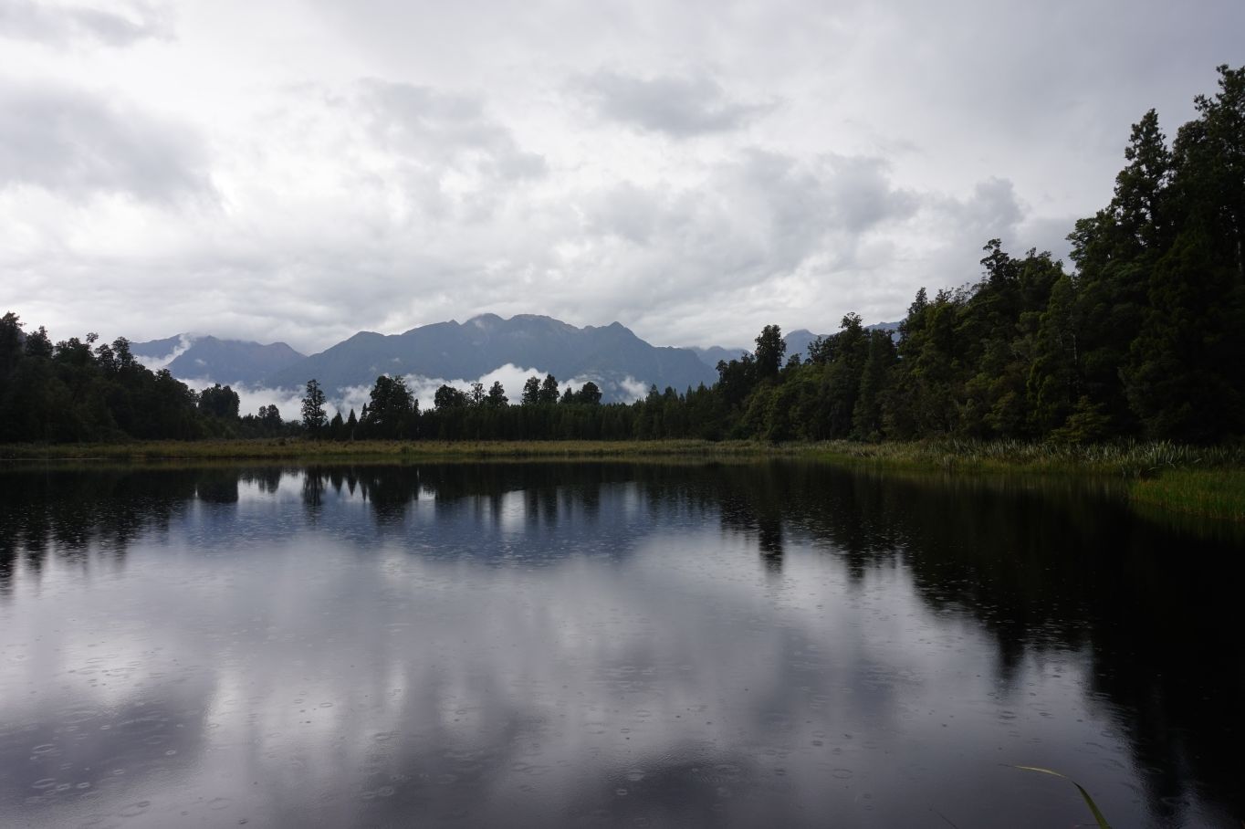 新西兰最美的镜湖