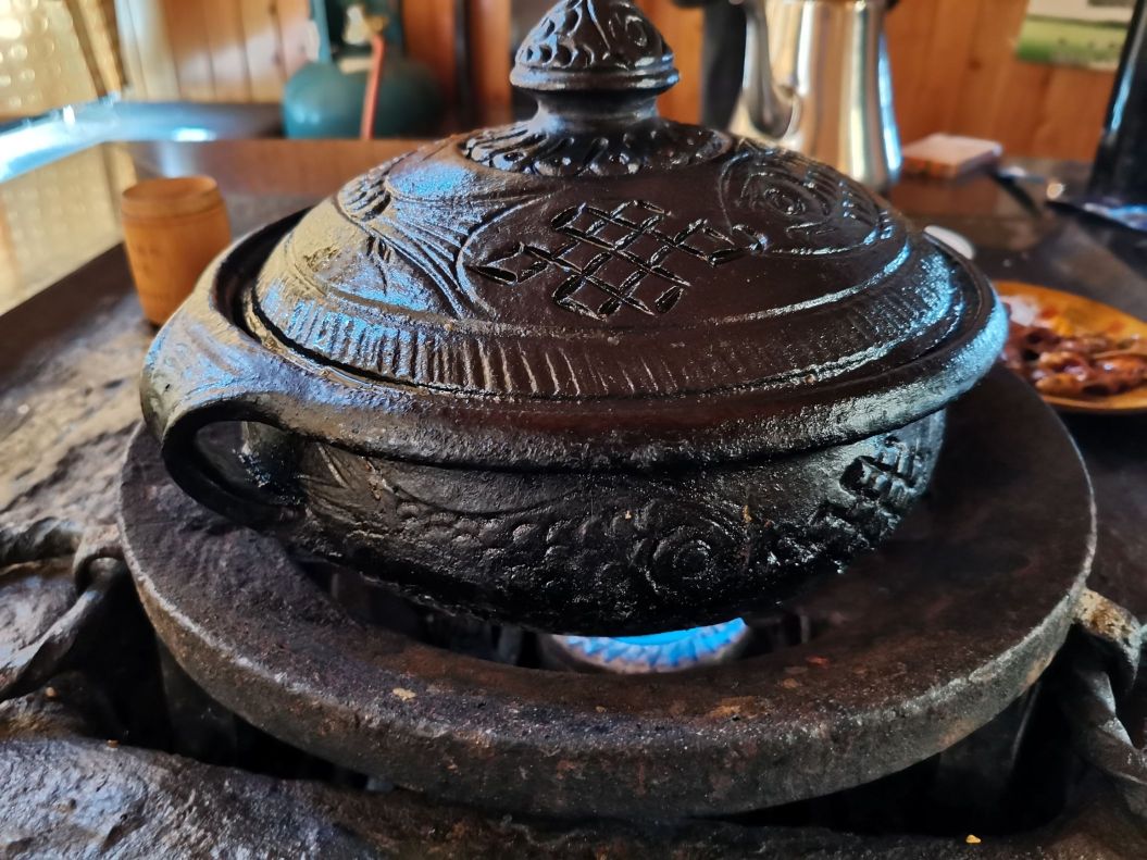 滇藏线尼西乡村土锅鸡