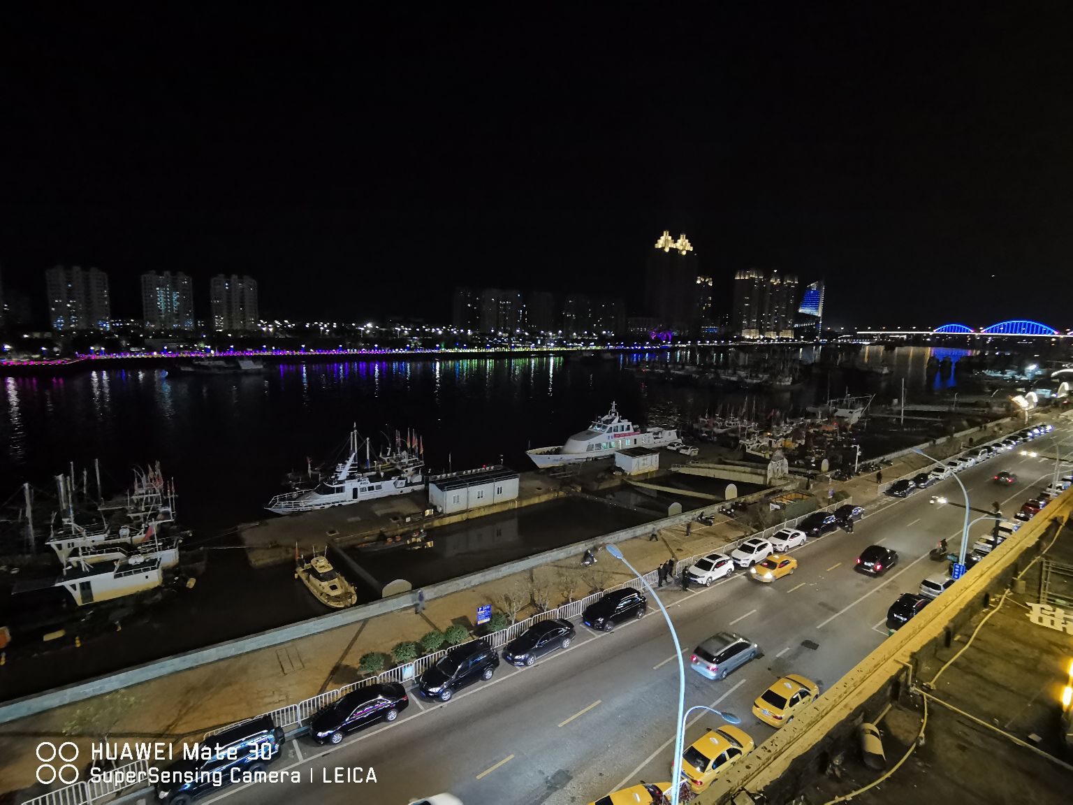 舟山·浙江 ，沈家门渔港的夜景好美啊！