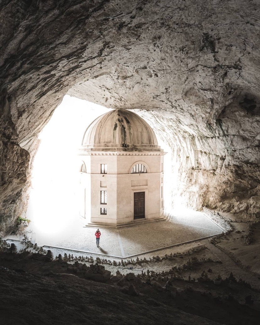 意大利自驾游|神秘又小众，探索岩洞里教堂