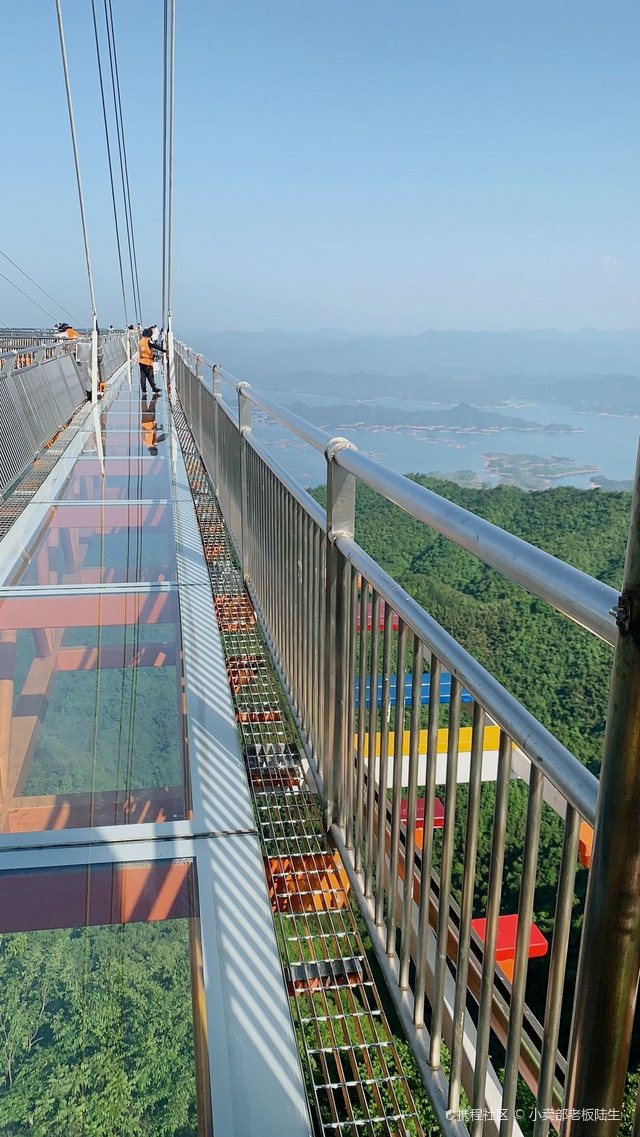 一眼穷尽千岛湖的高空玻璃栈道!_千岛湖沪马探险乐园攻略