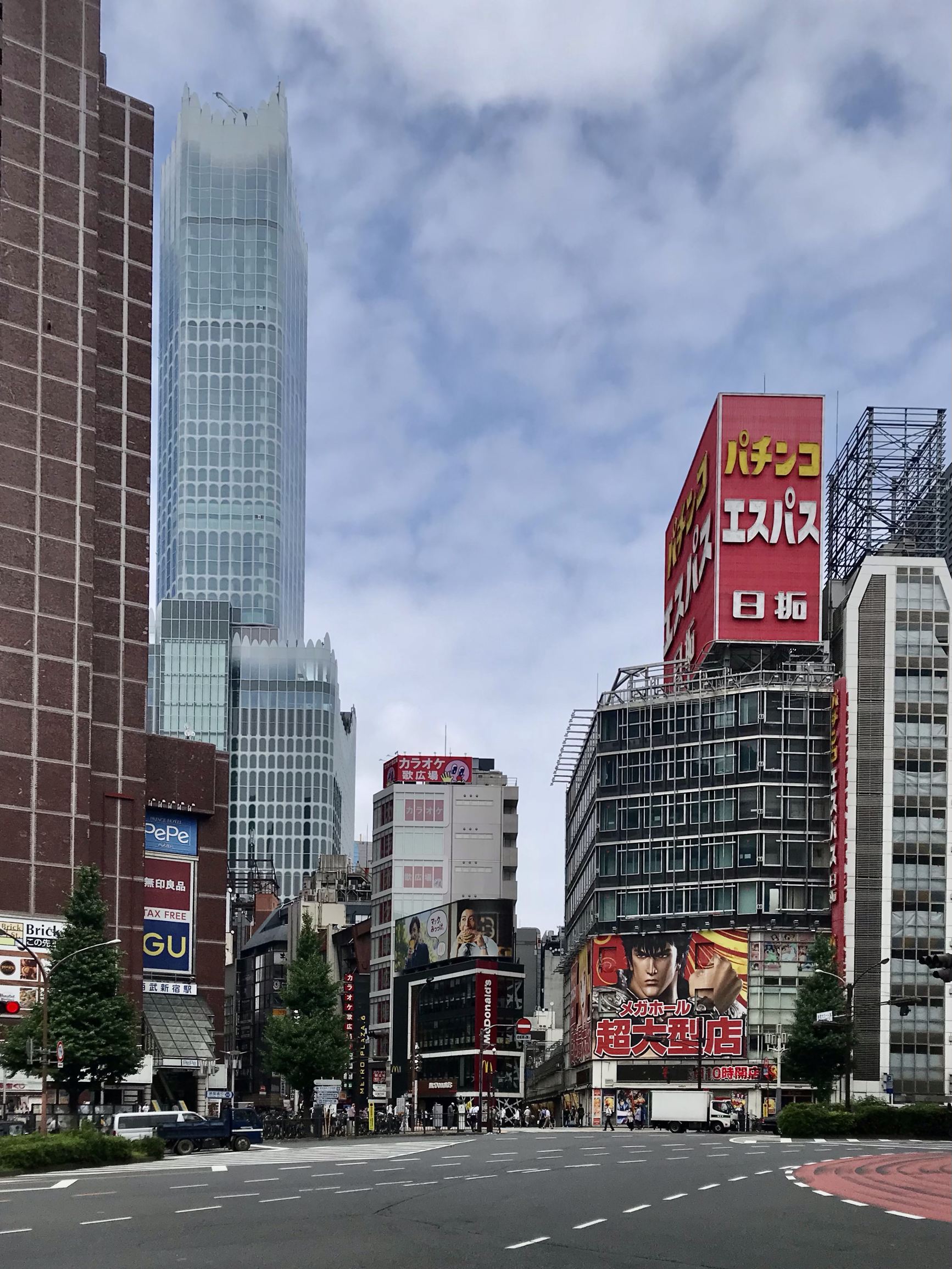 #日本最繁华的商业街之一 新宿街景