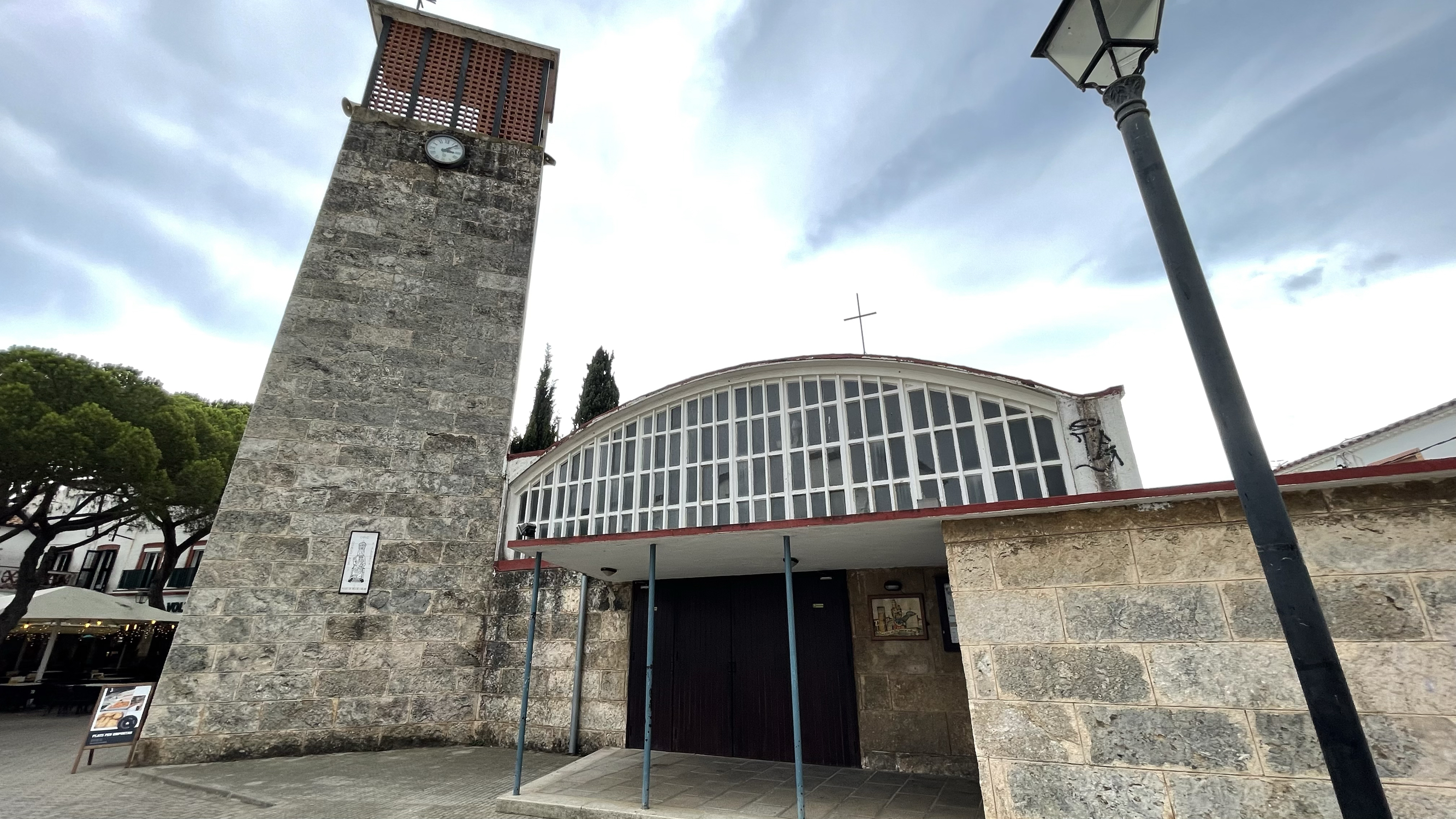 Parròquia Sagrada Família布拉内斯