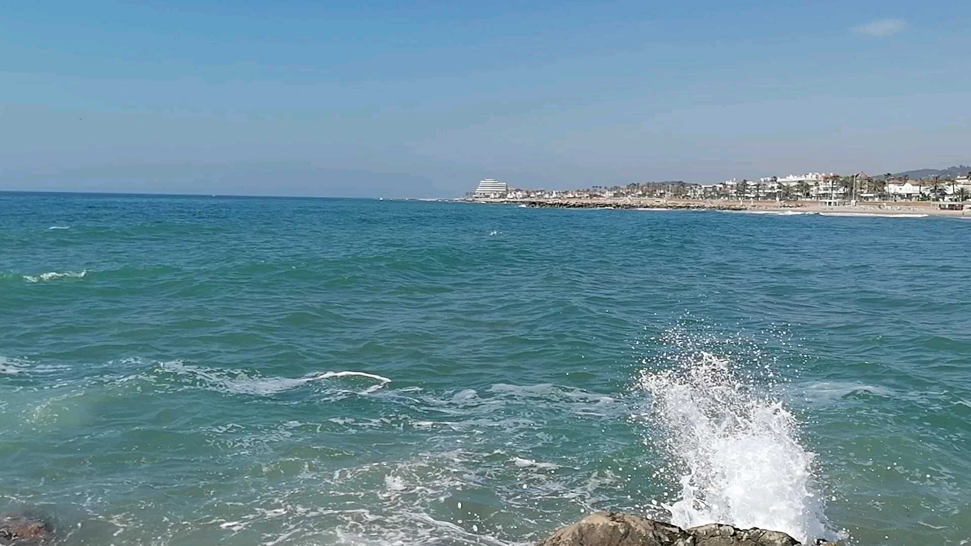 海浪汹涌