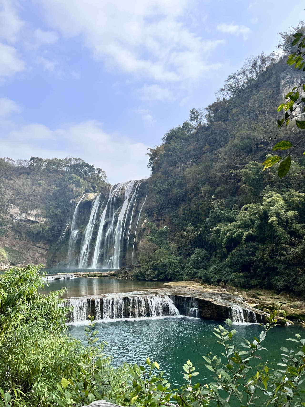古称白水河瀑布，亦名“黄葛墅”瀑布或“黄葛树”瀑布，贵州民间自古以来就流传有黄果树瀑布的神话故事，黄