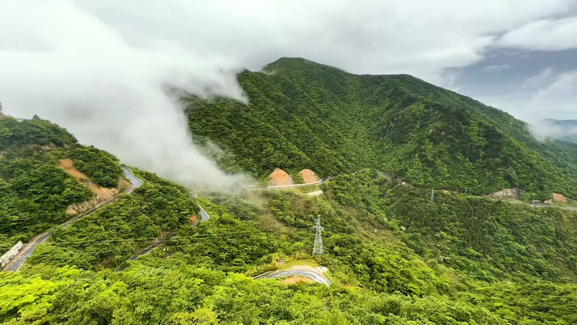 谁说穿越只能去西部，这条藏在天目山的小众玩法，只有少数人知道（上） #带着父亲去旅行 #爸爸爱去的旅