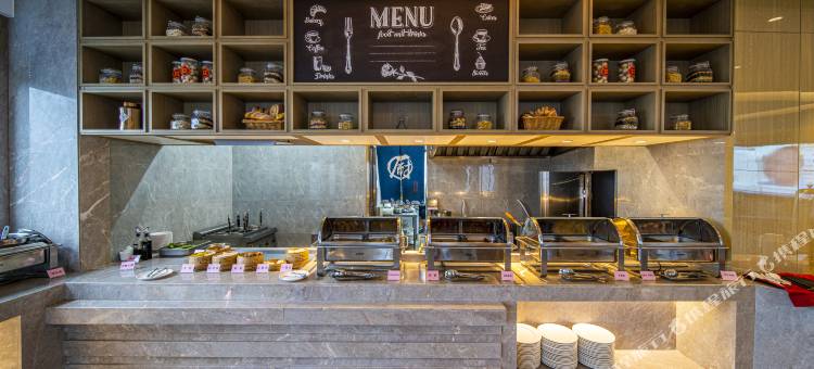 咸宁蓝海龍悦酒店(咸宁南站万达广场店)图片