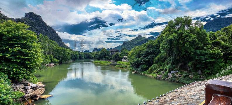 城外有闲逸墅(桂林芦笛岩景区桃花江店)图片