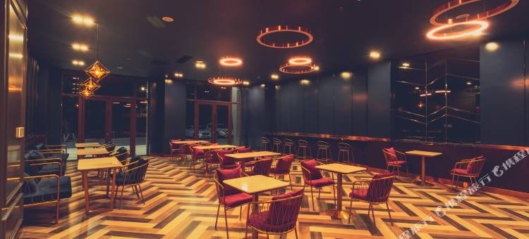 蒂梵臻选酒店(赤峰高铁站松山医院店)图片