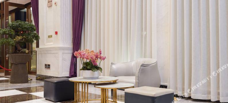 昆明秋德大酒店(滇池路大坝地铁站店)图片