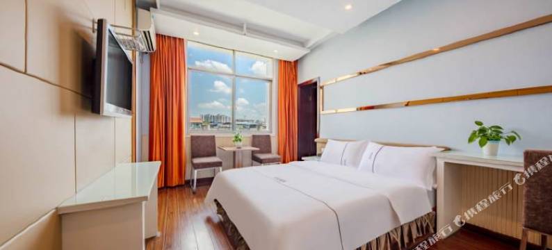 垫江皇廷假日酒店图片