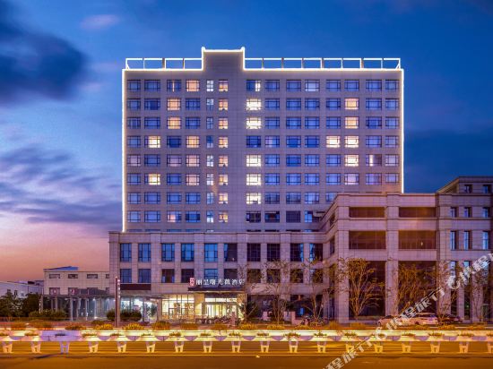 丽呈曙光薇酒店(无锡扬名地铁站店)