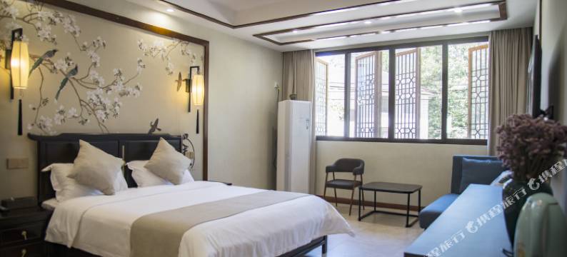 荥经元素客栈(龙苍沟国家森林公园店)图片